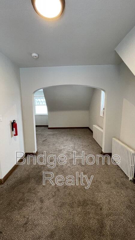 Apartment for rent at 814 Green St #2, Greensburg, PA 15601
