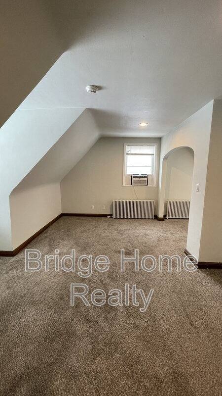 Apartment for rent at 814 Green St #2, Greensburg, PA 15601