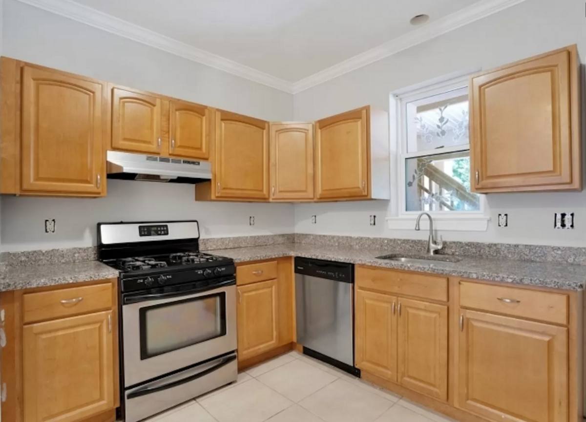 Apartment for rent at 95 Pine St, Montclair, NJ 07042