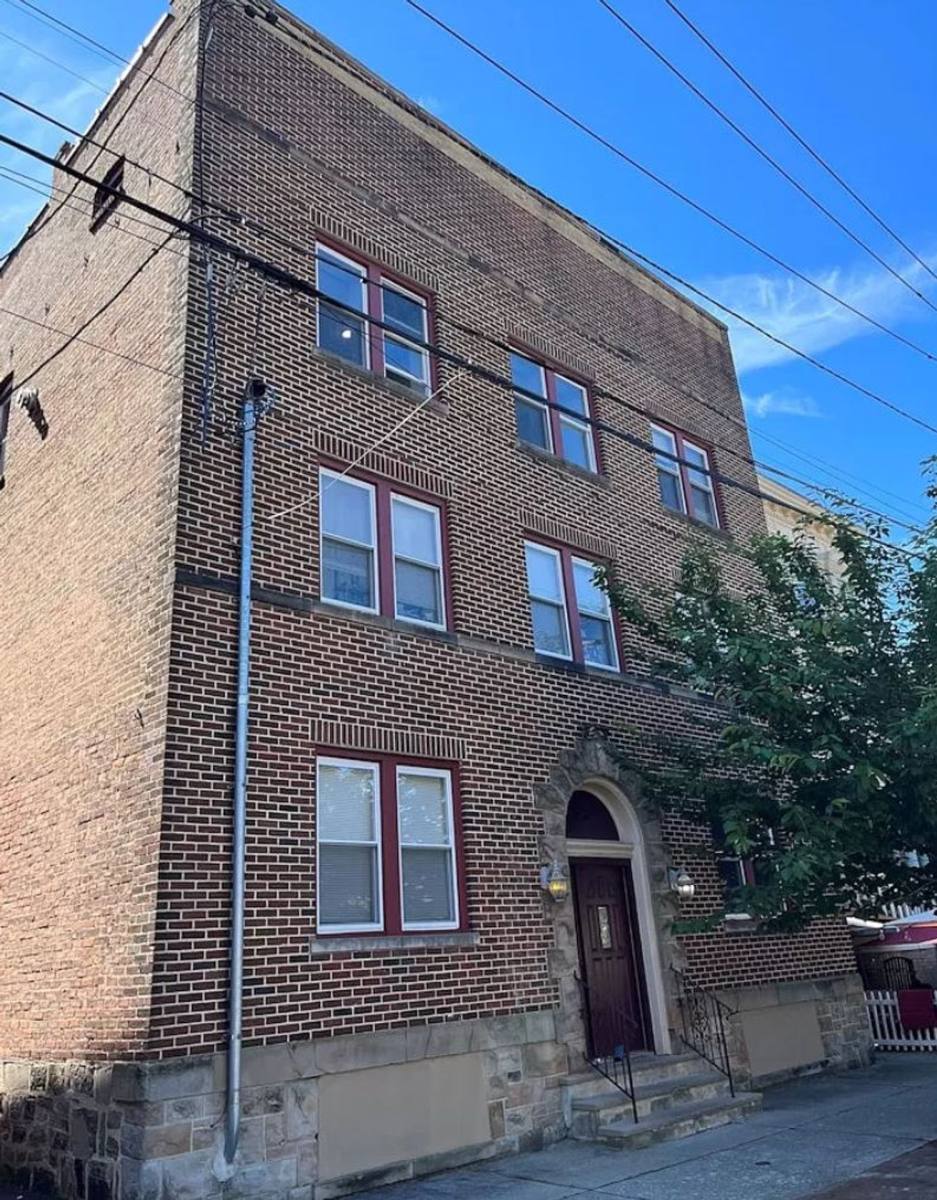 Apartment for rent at 95 Pine St, Montclair, NJ 07042