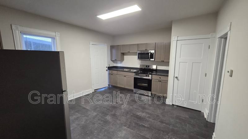 Apartment for rent at 129 Cedar Ave #2R, Lake Villa, IL 60046