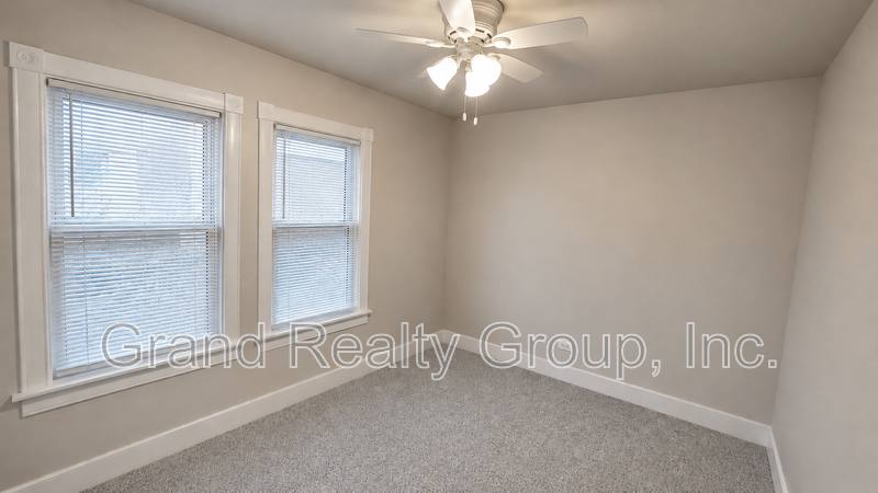 Apartment for rent at 129 Cedar Ave #2R, Lake Villa, IL 60046