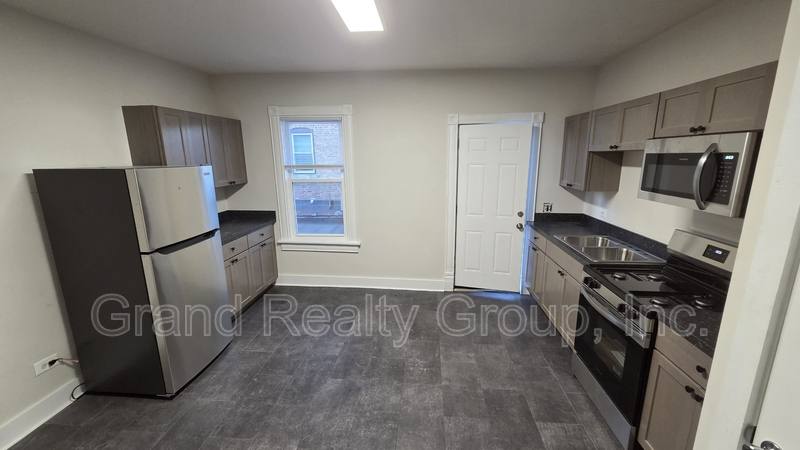 Apartment for rent at 129 Cedar Ave #2R, Lake Villa, IL 60046