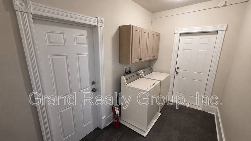 Apartment for rent at 129 Cedar Ave #2R, Lake Villa, IL 60046