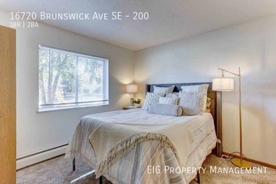 Apartment for rent at 16720 Brunswick Ave SE #200, Prior Lake, MN 55372