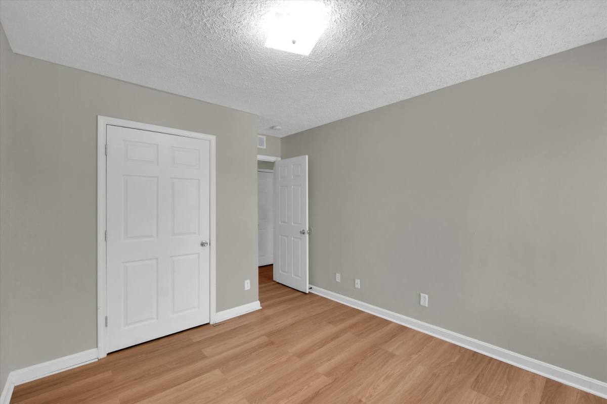 Apartment for rent at 4200 Medallion Court, Louisville, KY 40219