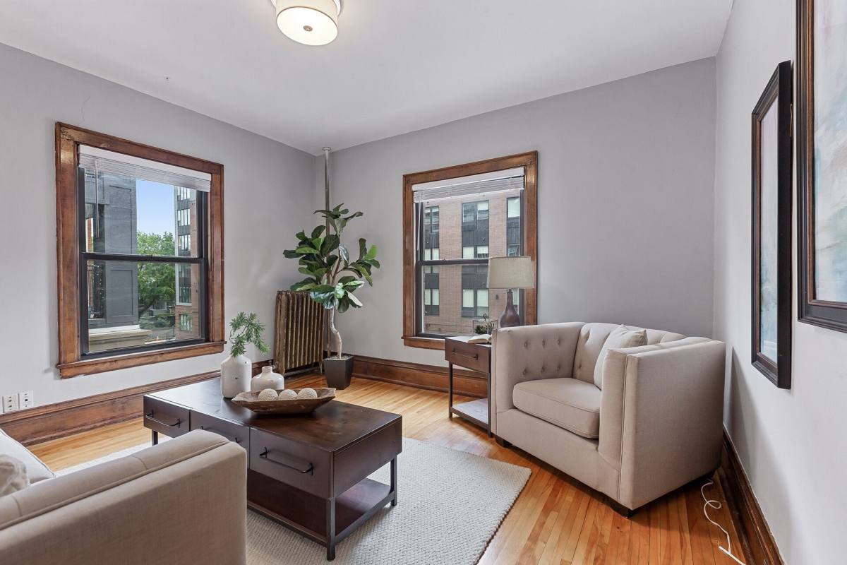 Apartment for rent at 32 Spruce Place, Minneapolis, MN 55403