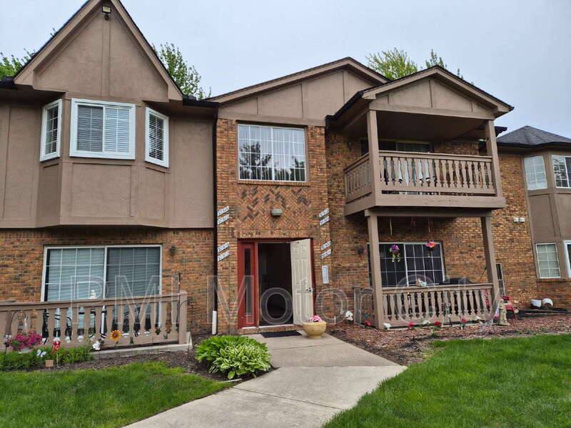 Condo for rent at 30512 Oakridge Manor Dr, Roseville, MI 48066