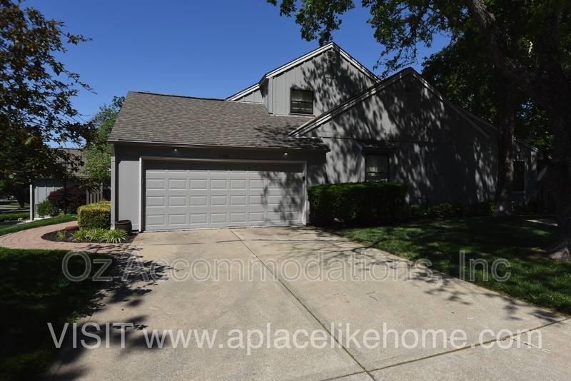 Townhouse for rent at 4300 W 111th Terrace, Leawood, KS 66211