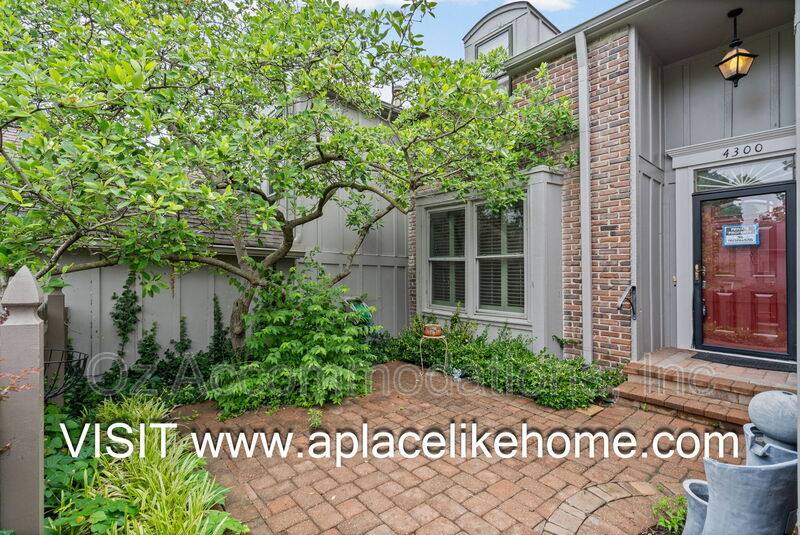 Townhouse for rent at 4300 W 111th Terrace, Leawood, KS 66211