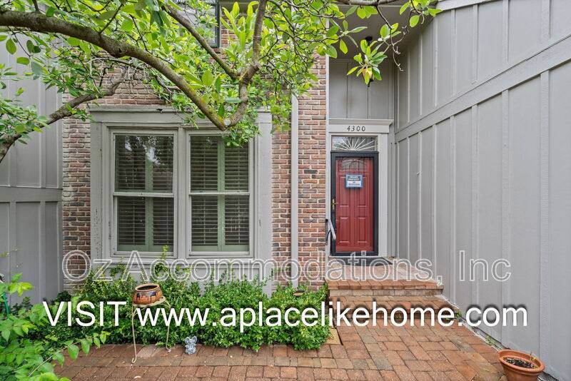 Townhouse for rent at 4300 W 111th Terrace, Leawood, KS 66211