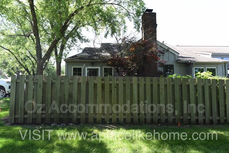 Townhouse for rent at 4300 W 111th Terrace, Leawood, KS 66211