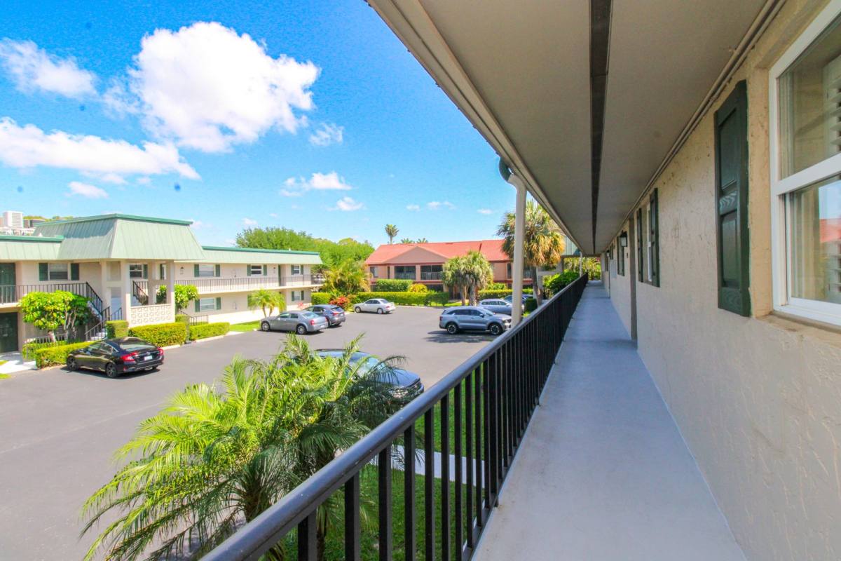 Condo for rent at 600 Valley Stream Dr, Naples, FL 34113