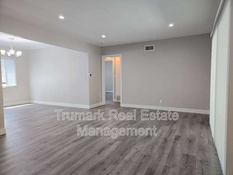 Apartment for rent at 1303 N Brand Blvd #5, Glendale, CA 91202