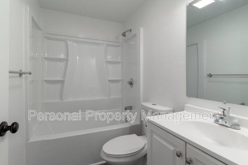 Townhouse for rent at 4325 E 17th St #1, Vancouver, WA 98661