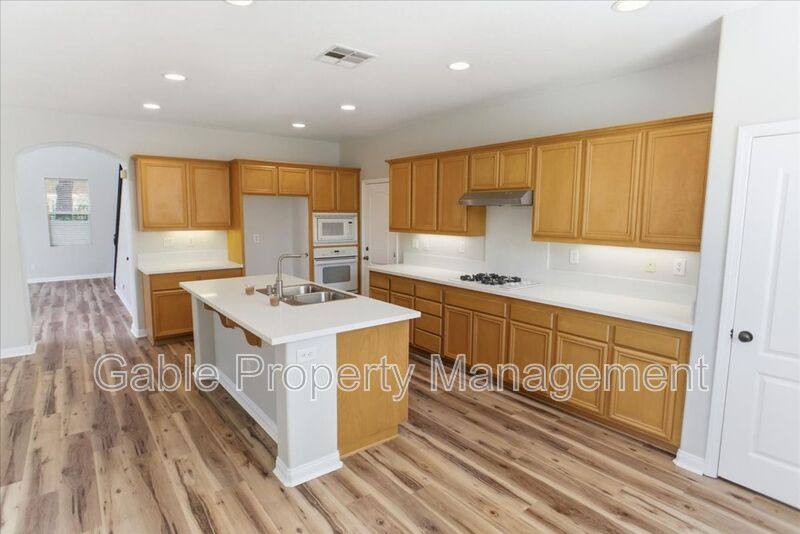 House for rent at 25386 Playa Serena Dr, Stevenson Ranch, CA 91381