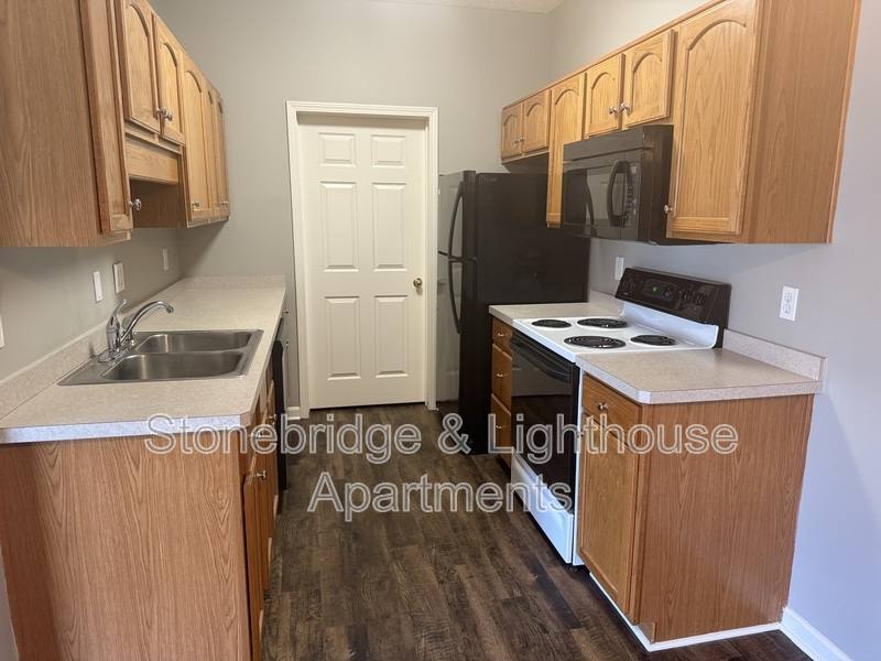 Apartment for rent at 3115 Lighthouse Drive, Bldg 3 W, Jeffersonville, IN 47130