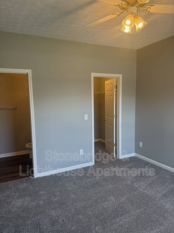 Apartment for rent at 3115 Lighthouse Drive, Bldg 3 W, Jeffersonville, IN 47130