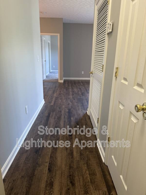 Apartment for rent at 3115 Lighthouse Drive, Bldg 3 W, Jeffersonville, IN 47130