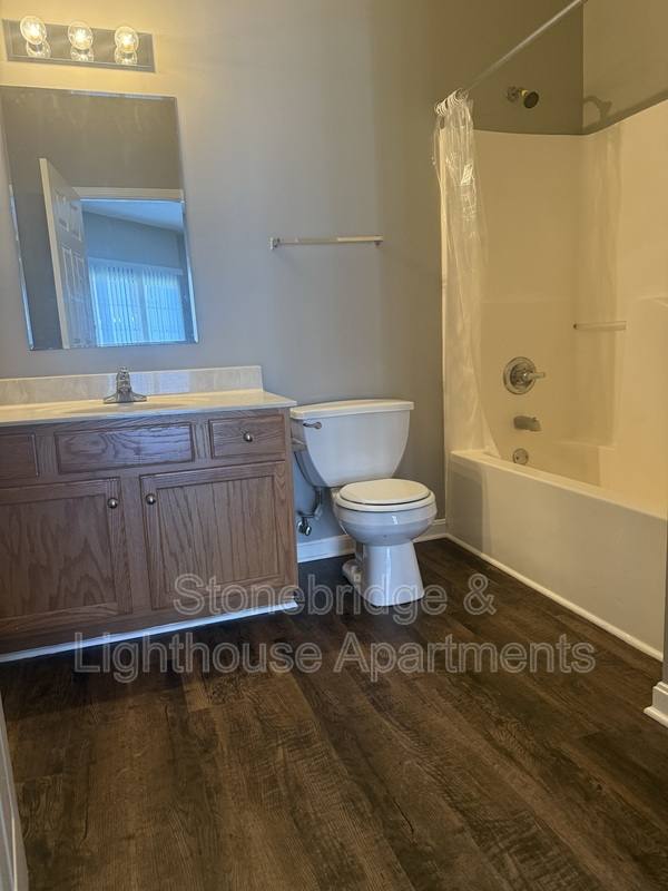 Apartment for rent at 3115 Lighthouse Drive, Bldg 3 W, Jeffersonville, IN 47130