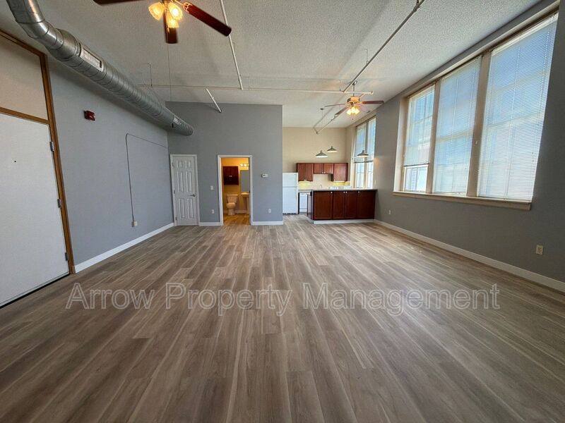 Apartment for rent at 720 J St #102, Fairbury, NE 68352