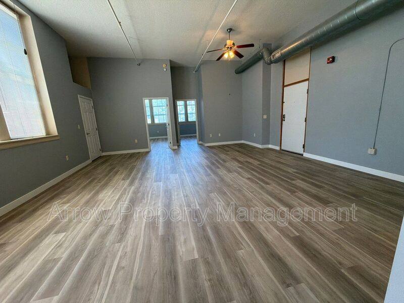 Apartment for rent at 720 J St #102, Fairbury, NE 68352