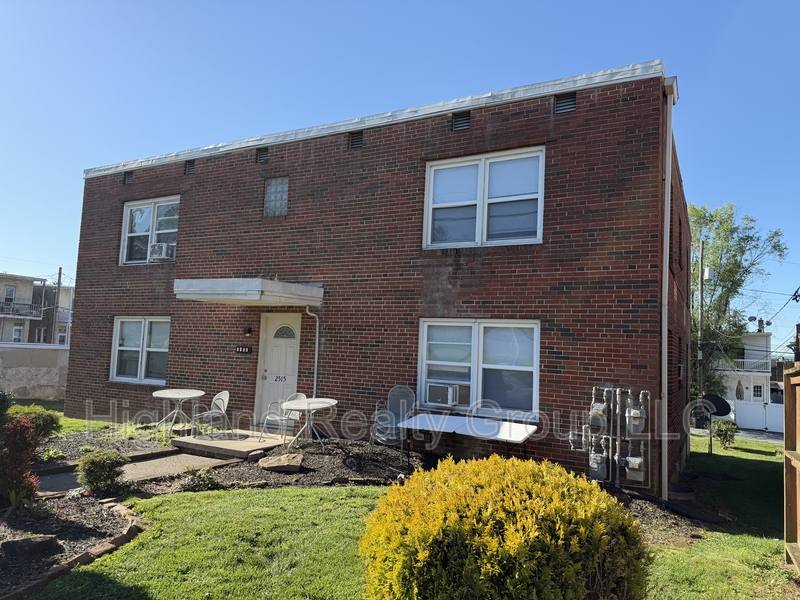 Apartment for rent at 2515 Woodlawn St #3, Harrisburg, PA 17111