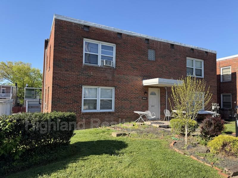 Apartment for rent at 2515 Woodlawn St #3, Harrisburg, PA 17111