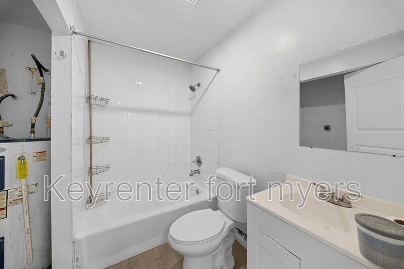 Apartment for rent at 322A Louise Ave, Fort Myers, FL 33916
