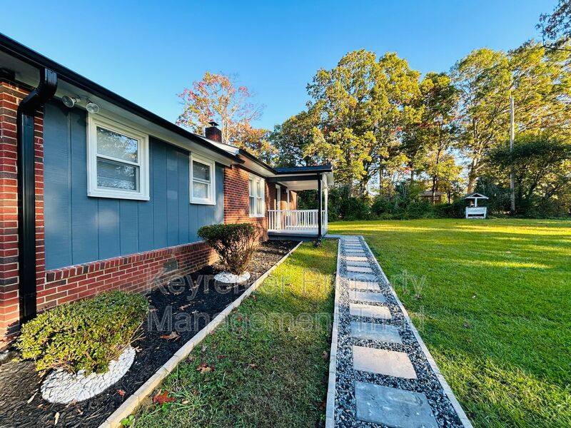 House for rent at 5087 Meadowbrook Dr, Trinity, NC 27370