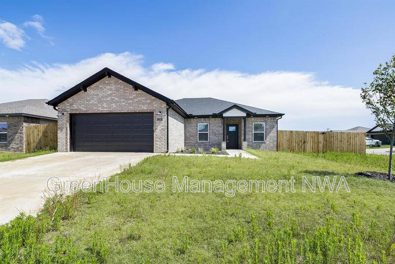 House for rent at 210 Williams Court, Bentonville, AR 72713