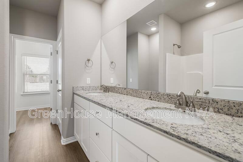 House for rent at 210 Williams Court, Bentonville, AR 72713