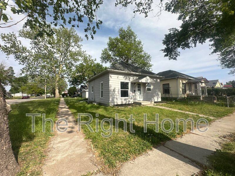 House for rent at 4444 N 60th St, Lincoln, NE 68507