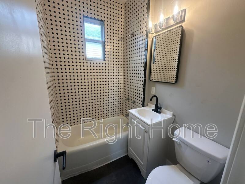 House for rent at 4444 N 60th St, Lincoln, NE 68507