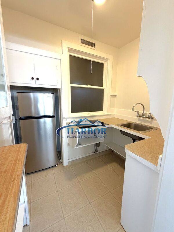House for rent at 714-718 1 2 W 40th St #718, San Pedro, CA 90731