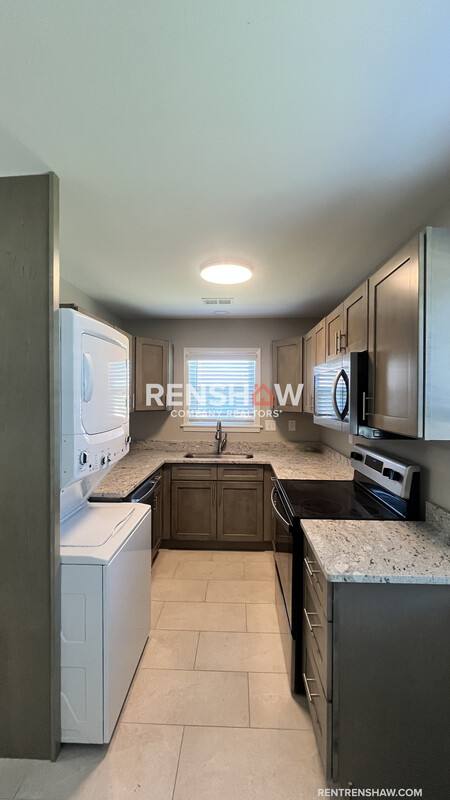 House for rent at 121 W St, Collierville, TN 38017
