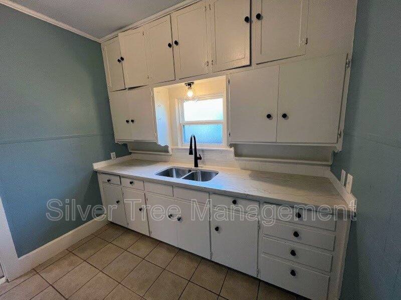 Apartment for rent at 3217 NW 29th St #103, Fort Worth, TX 76106