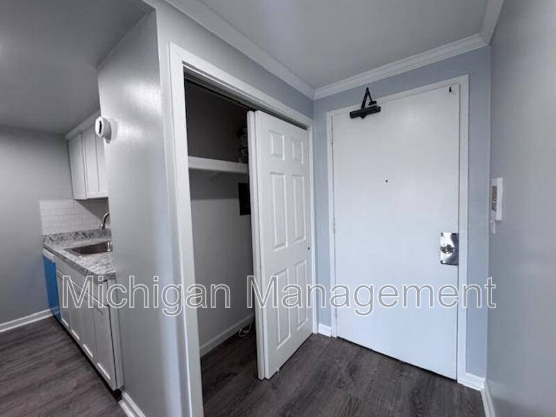 Condo for rent at 22700 Garrison St #604, Dearborn, MI 48124