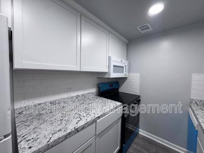 Condo for rent at 22700 Garrison St #604, Dearborn, MI 48124