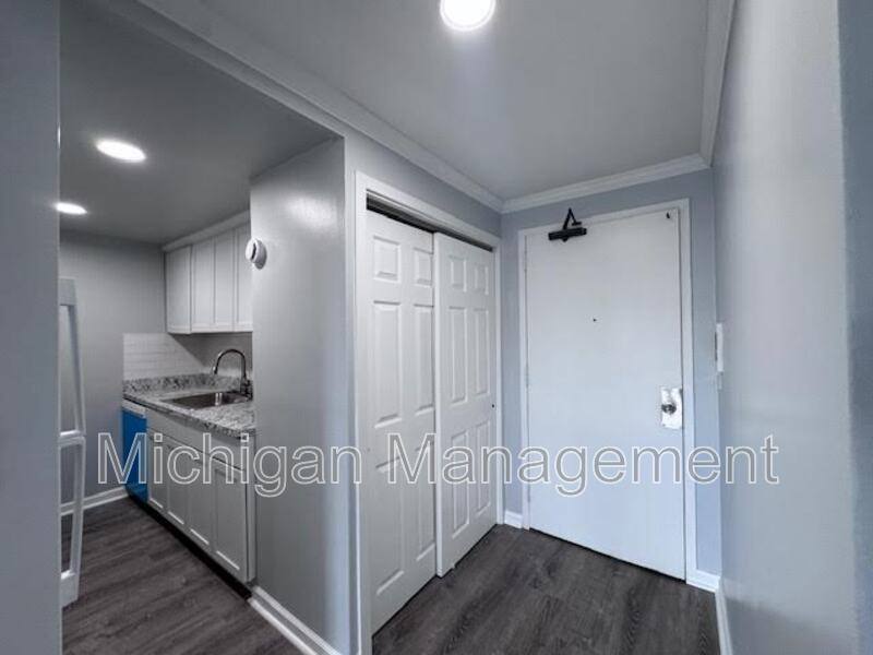 Condo for rent at 22700 Garrison St #604, Dearborn, MI 48124