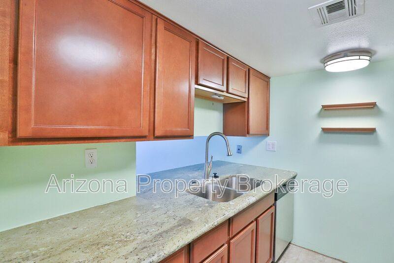Apartment for rent at 3033 E Devonshire Ave #2020, Phoenix, AZ 85016