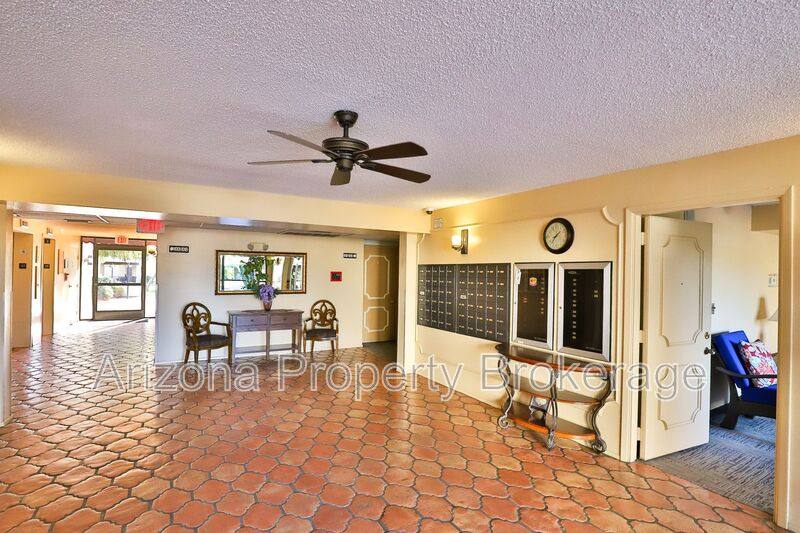 Apartment for rent at 3033 E Devonshire Ave #2020, Phoenix, AZ 85016