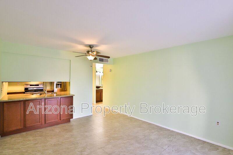 Apartment for rent at 3033 E Devonshire Ave #2020, Phoenix, AZ 85016