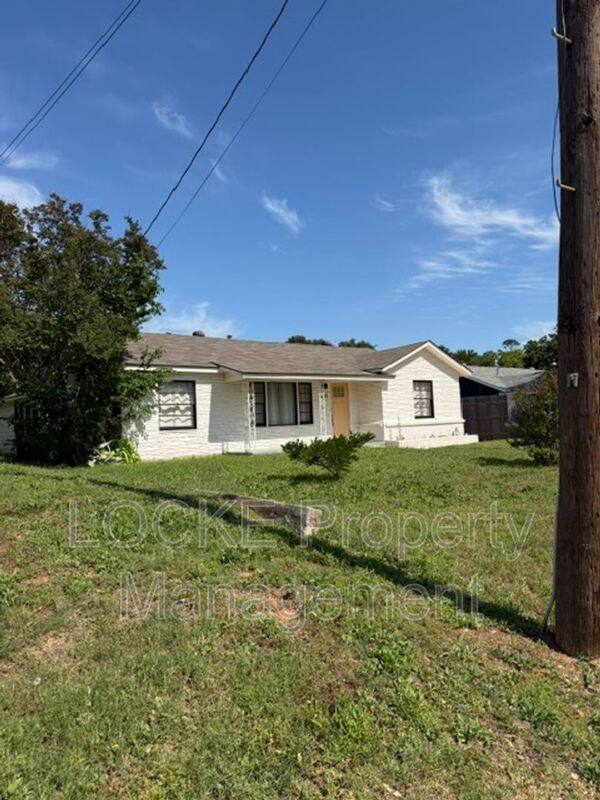 House for rent at 209 Westfork Dr, Fort Worth, TX 76114