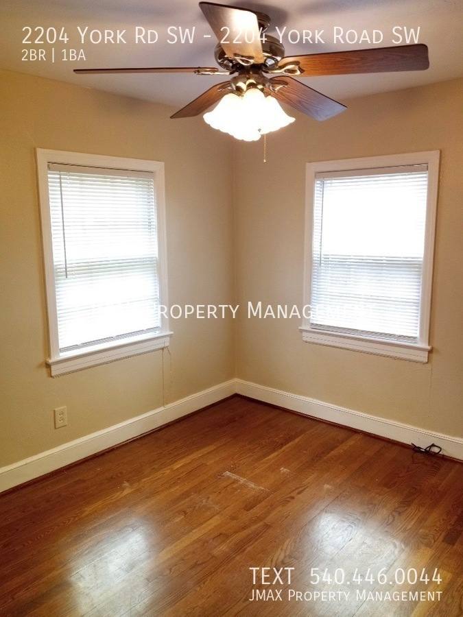 Apartment for rent at 2204 York Rd SW, Roanoke, VA 24015