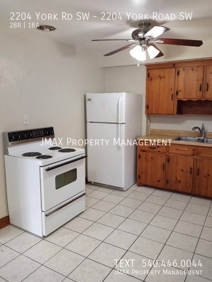 Apartment for rent at 2204 York Rd SW, Roanoke, VA 24015