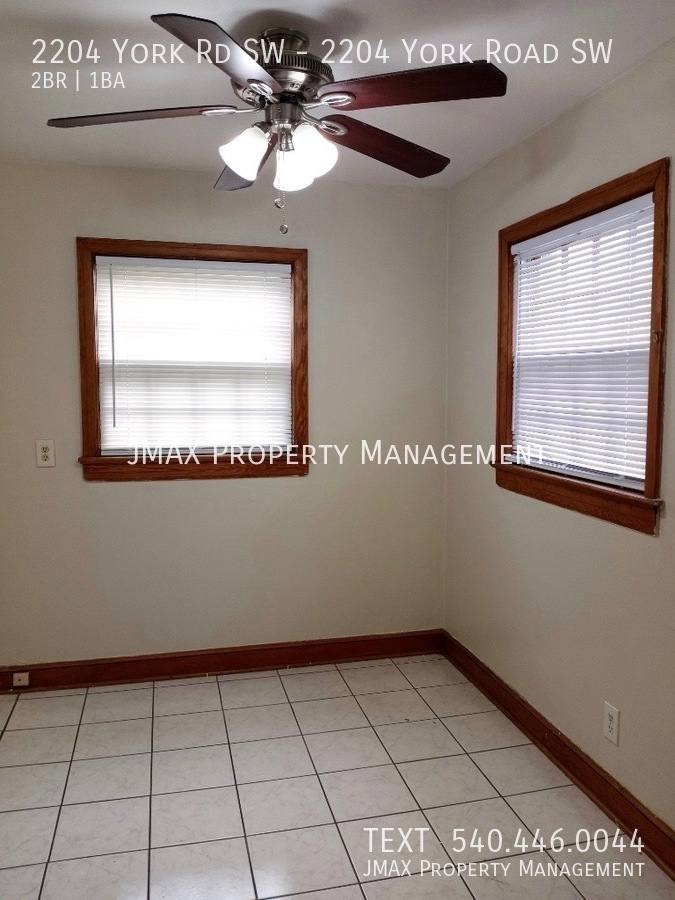 Apartment for rent at 2204 York Rd SW, Roanoke, VA 24015