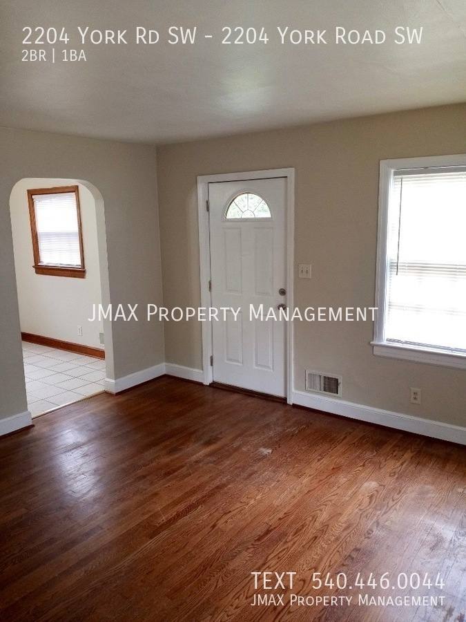 Apartment for rent at 2204 York Rd SW, Roanoke, VA 24015