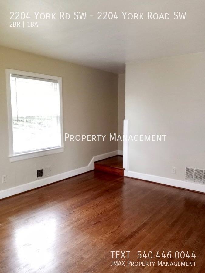 Apartment for rent at 2204 York Rd SW, Roanoke, VA 24015