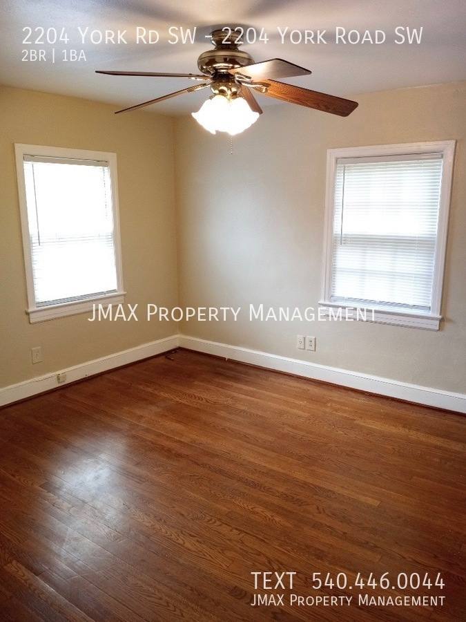 Apartment for rent at 2204 York Rd SW, Roanoke, VA 24015